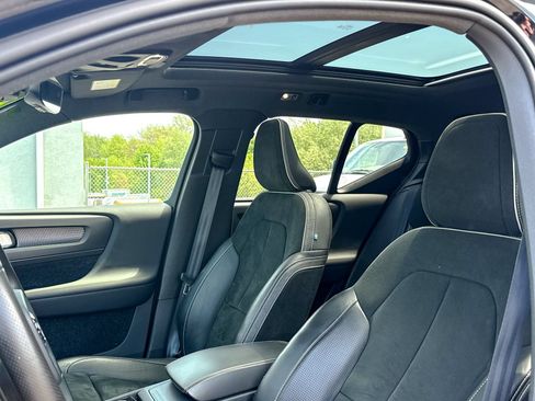 Used 2020 Volvo XC40 T5 R-Design w/ Protection Package Premier AWD/4WD image 20