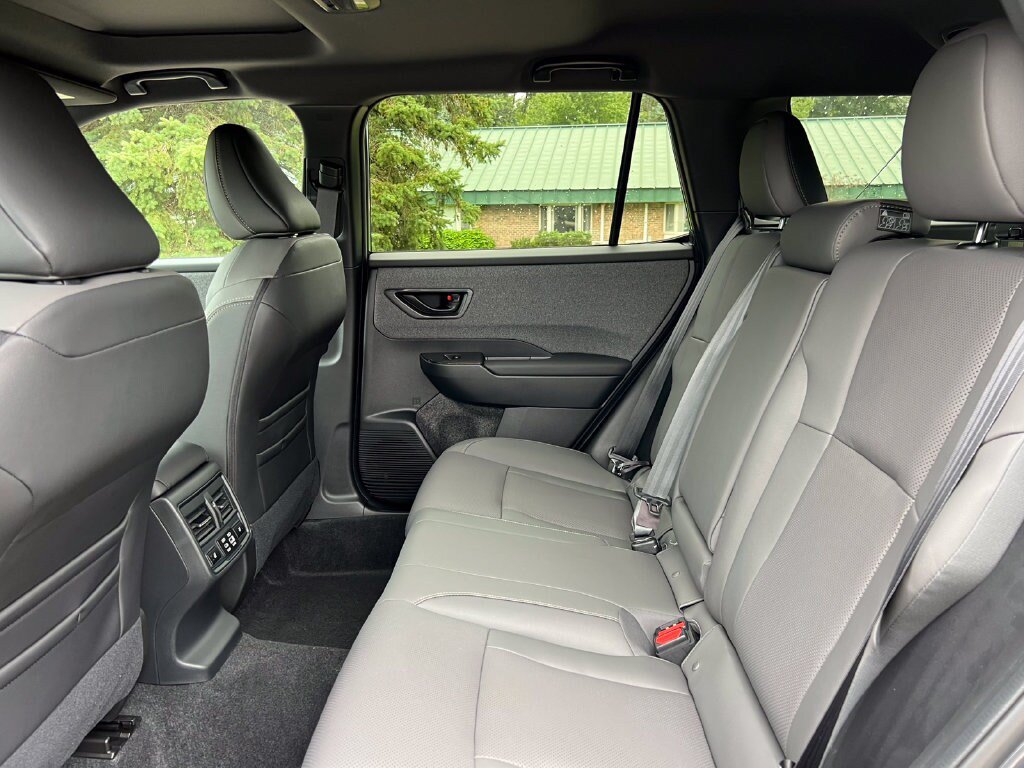 New 2026 Subaru Outback Limited AWD/4WD image 4
