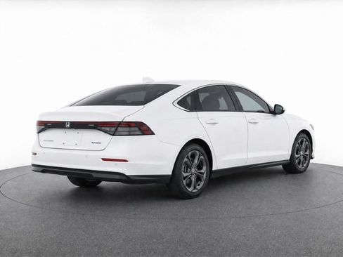 Used 2023 Honda Accord EX-L image 6