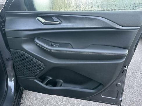 New 2025 Jeep Grand Cherokee Altitude image 14