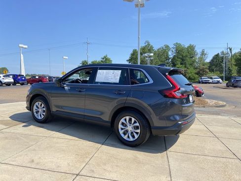 Used 2023 Honda CR-V LX image 8
