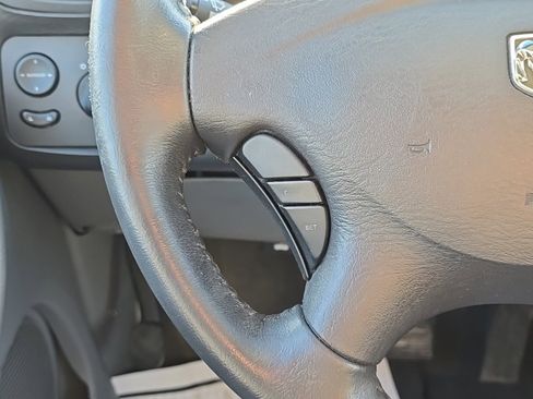 Used 2005 Dodge Grand Caravan SXT w/ Leather Interior Group image 30