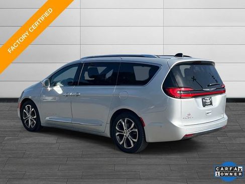 Used 2024 Chrysler Pacifica Pinnacle FWD image 6