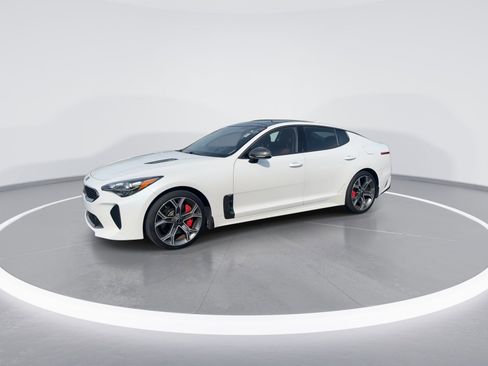 Used 2018 Kia Stinger GT1 image 5