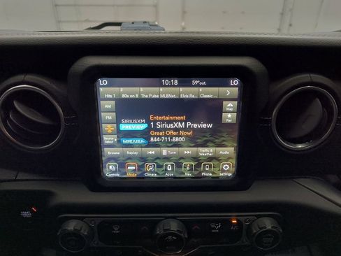 Used 2018 Jeep Wrangler Unlimited Sahara AWD/4WD image 22