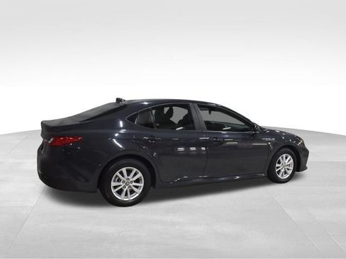 Used 2025 Toyota Camry LE FWD image 12
