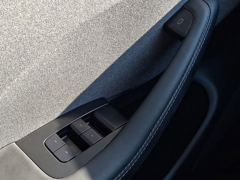 Used 2025 Tesla Model 3 Long Range image 14