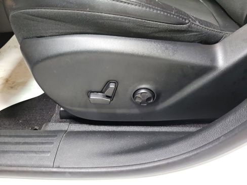 Used 2018 Jeep Cherokee Latitude Plus image 27