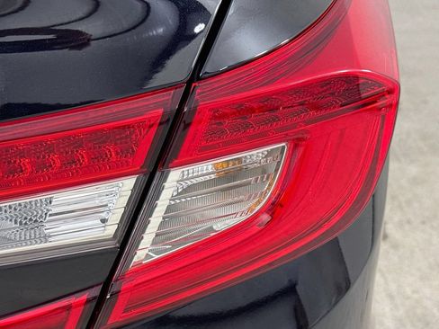 Used 2022 Honda Accord EX-L image 32