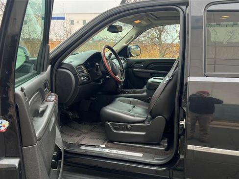 Used 2013 GMC Yukon Denali AWD/4WD image 25