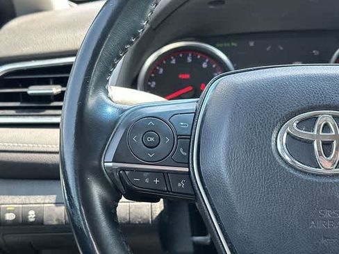 Used 2018 Toyota Camry XSE FWD image 9