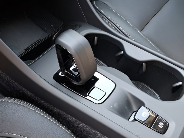New 2026 Volvo XC40 B5 Core w/ Climate Package AWD/4WD image 8