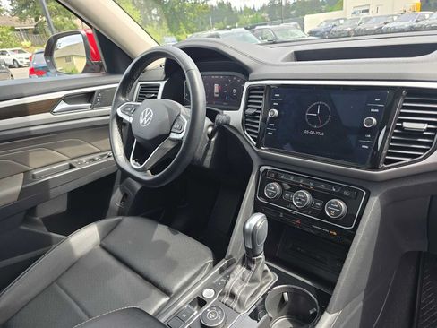 Used 2023 Volkswagen Atlas SE AWD/4WD image 10