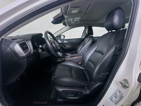 Used 2018 MAZDA MAZDA3 Touring FWD image 13