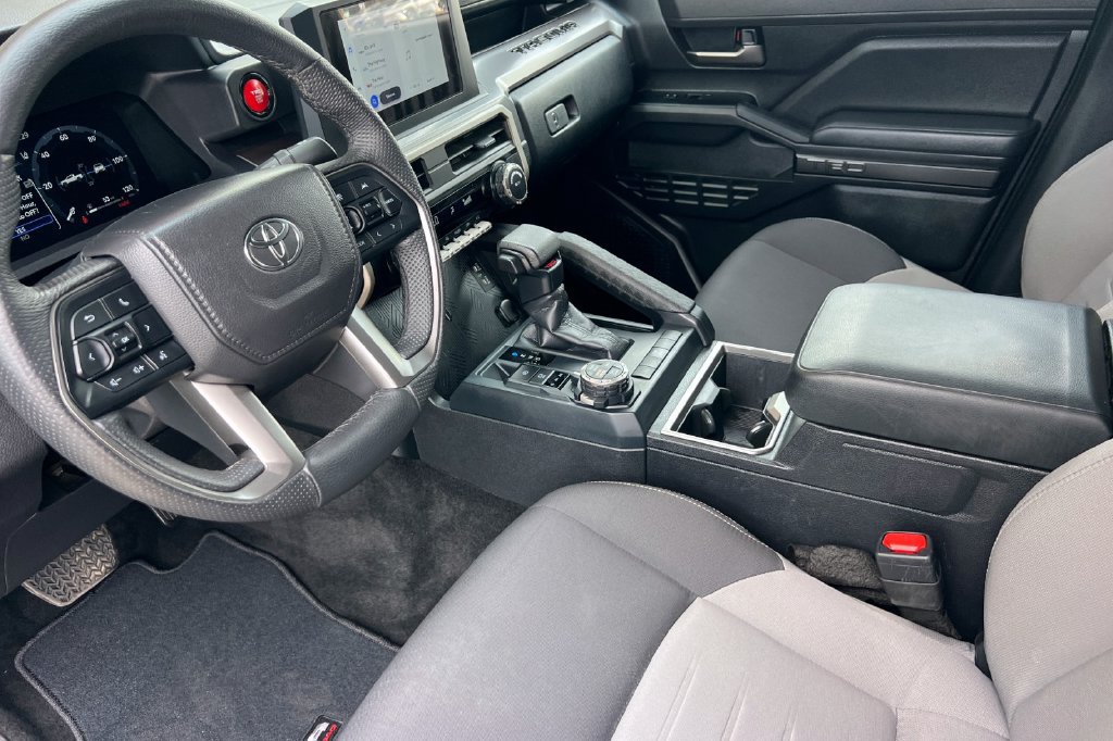 Certified 2025 Toyota Tacoma TRD Off-Road AWD/4WD image 13