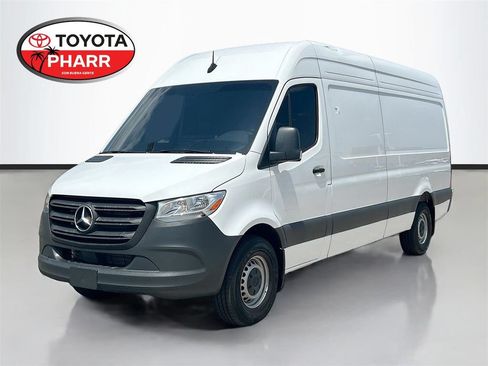 Used 2025 Mercedes-Benz Sprinter 2500 image 1