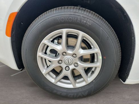 New 2026 Chrysler Voyager LX image 9