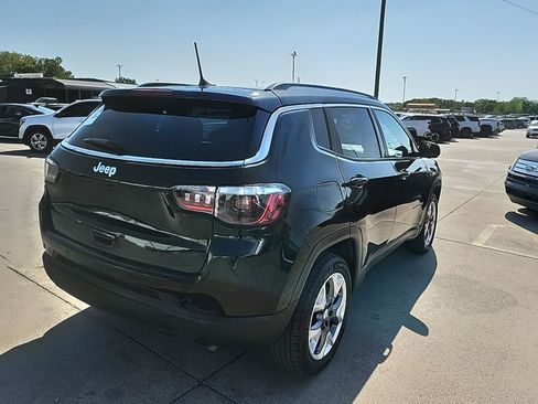 Used 2021 Jeep Compass Limited w/ Sun and Sound Group AWD/4WD image 3