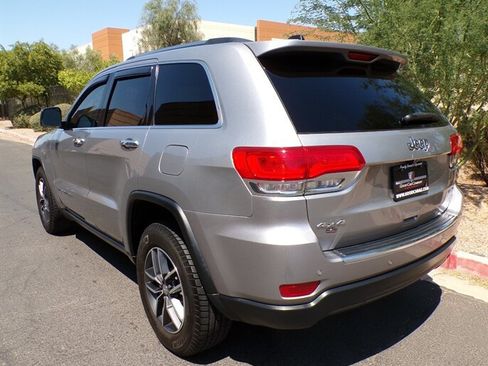 Used 2017 Jeep Grand Cherokee Limited AWD/4WD image 6
