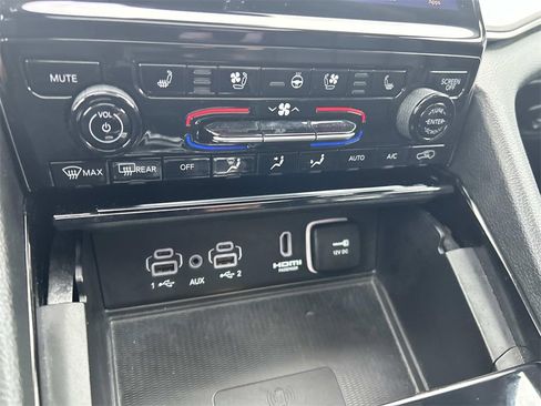 Used 2023 Jeep Grand Cherokee 4WD 4xe w/ Luxury Tech Group II image 31