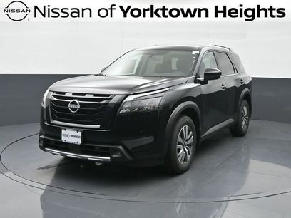 New 2025 Nissan Pathfinder SL w/ Lighting Package (N92)