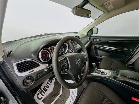 Used 2020 Dodge Journey SE w/ Blacktop Package image 9