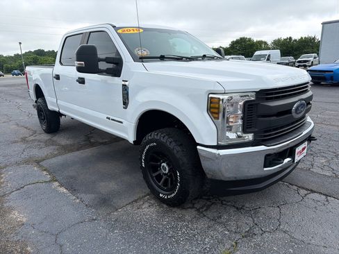 Used 2019 Ford F250 XL w/ Power Equipment Group AWD/4WD image 1