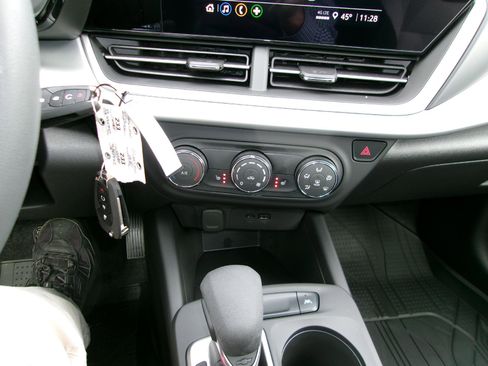 New 2026 Chevrolet Trax LS w/ LS Convenience Package image 17