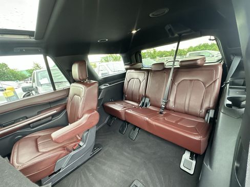 Used 2024 Ford Expedition Limited AWD/4WD image 34