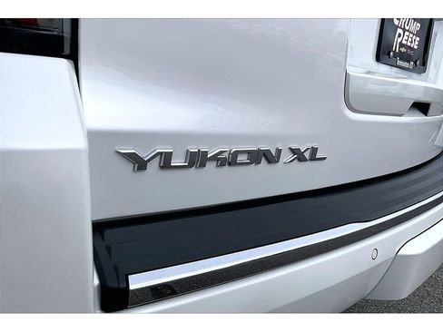 Used 2018 GMC Yukon XL Denali w/ Denali Ultimate Package AWD/4WD image 24