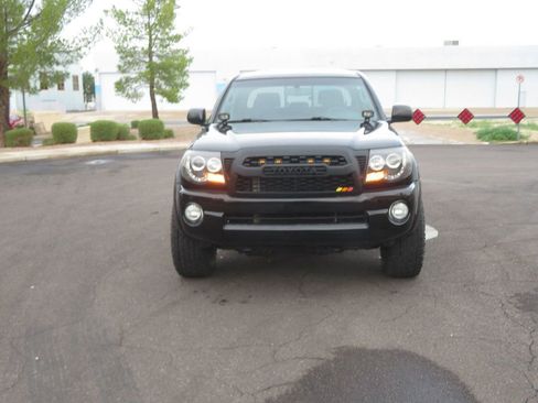 Used 2011 Toyota Tacoma PreRunner w/ TRD Off-Road Pkg w/JBL Audio image 11