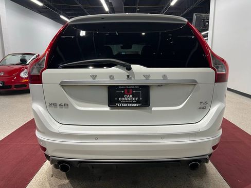 Used 2016 Volvo XC60 T6 R-Design w/ Climate Package image 12