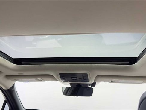 Used 2022 Lexus UX 200 w/ Premium Package image 18