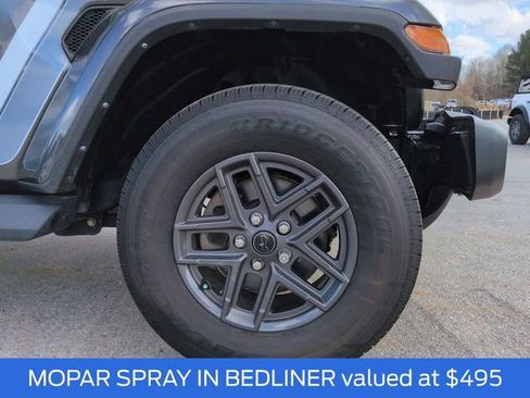 Used 2021 Jeep Gladiator Sport image 11