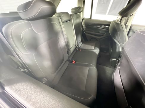 Used 2023 Jeep Grand Cherokee Laredo image 24