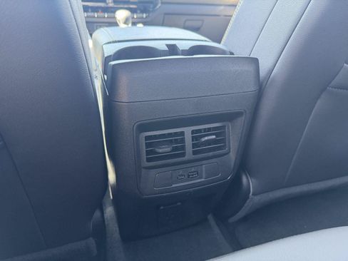 Used 2023 Chevrolet Colorado ZR2 w/ ZR2 Convenience Package III AWD/4WD image 9