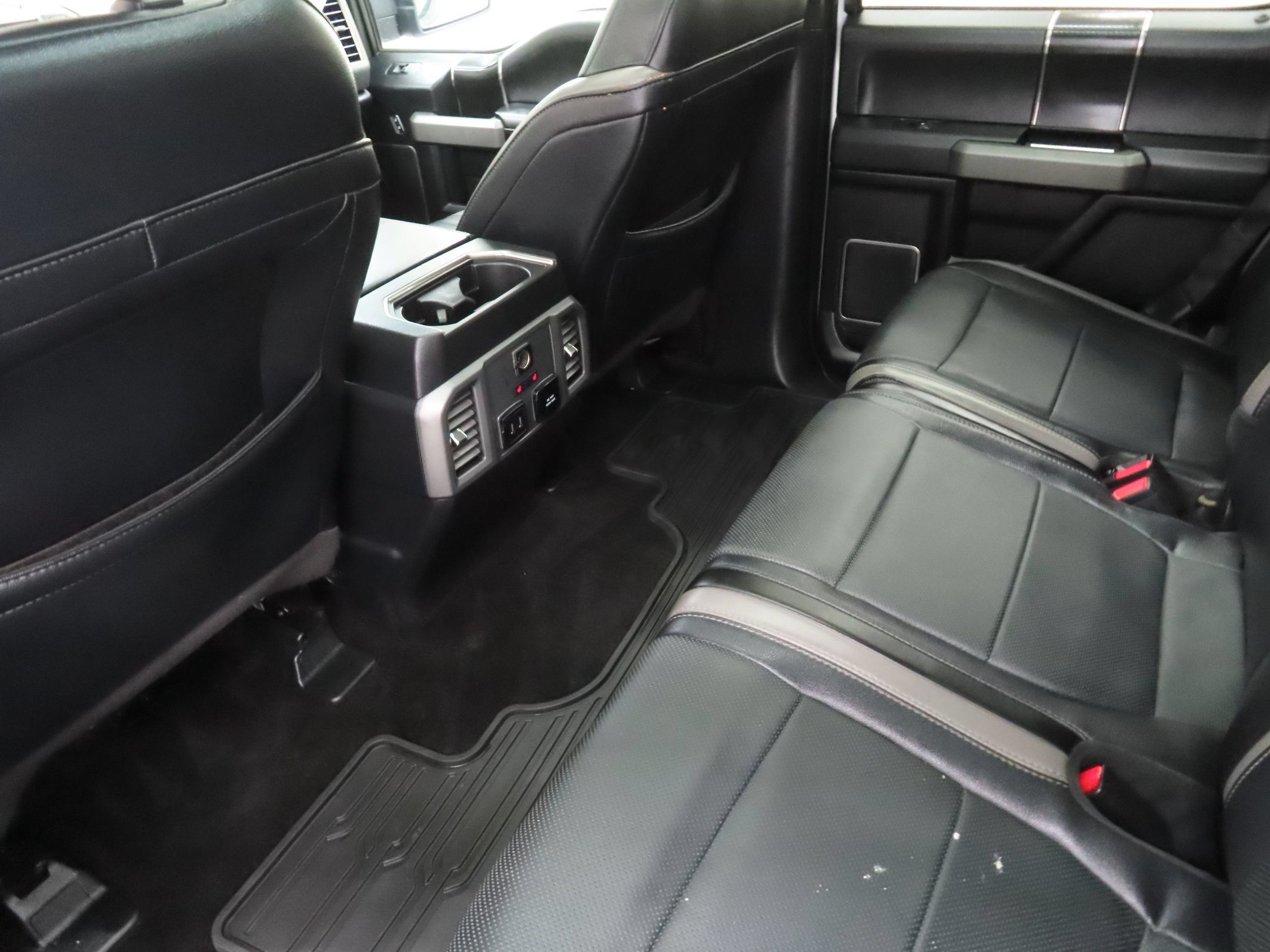 Used 2018 Ford F150 Raptor w/ Equipment Group 802A Luxury AWD/4WD image 23