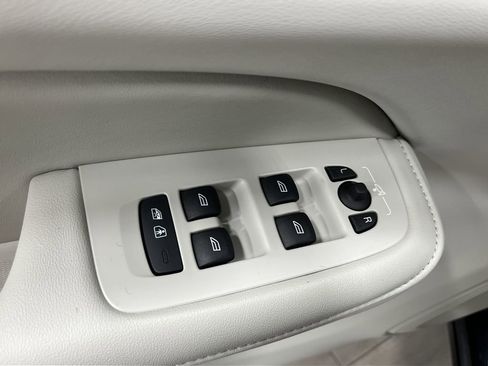 Used 2024 Volvo S60 B5 Ultimate w/ Climate Package image 27