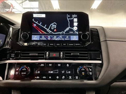 Used 2025 Nissan Pathfinder Platinum AWD/4WD image 31