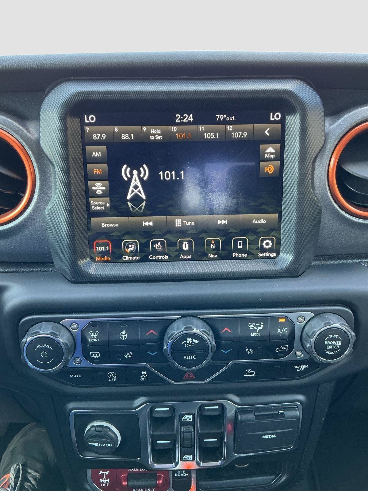 Used 2021 Jeep Gladiator Mojave AWD/4WD image 13