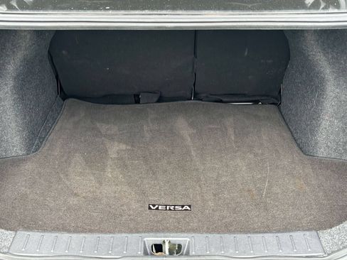 Used 2025 Nissan Versa SV FWD image 31
