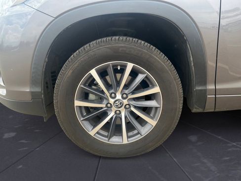 Used 2018 Toyota Highlander XLE image 14