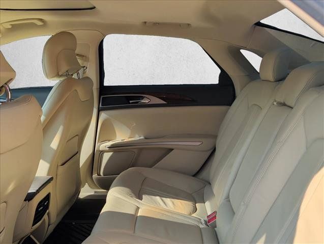 Used 2013 Lincoln MKZ FWD image 19