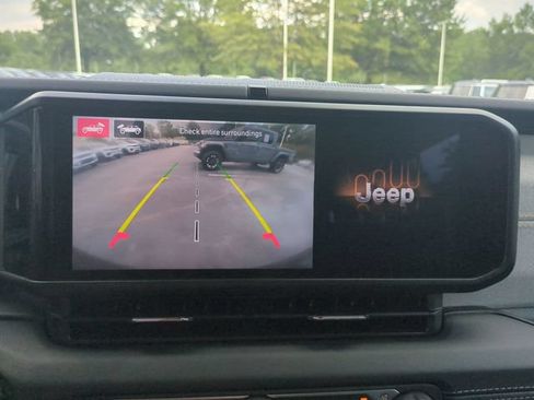 Used 2024 Jeep Wrangler Unlimited Sahara w/ Dual Top Group AWD/4WD image 23