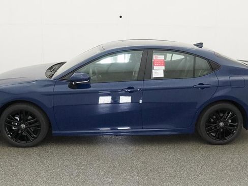 New 2026 Toyota Camry SE FWD image 3
