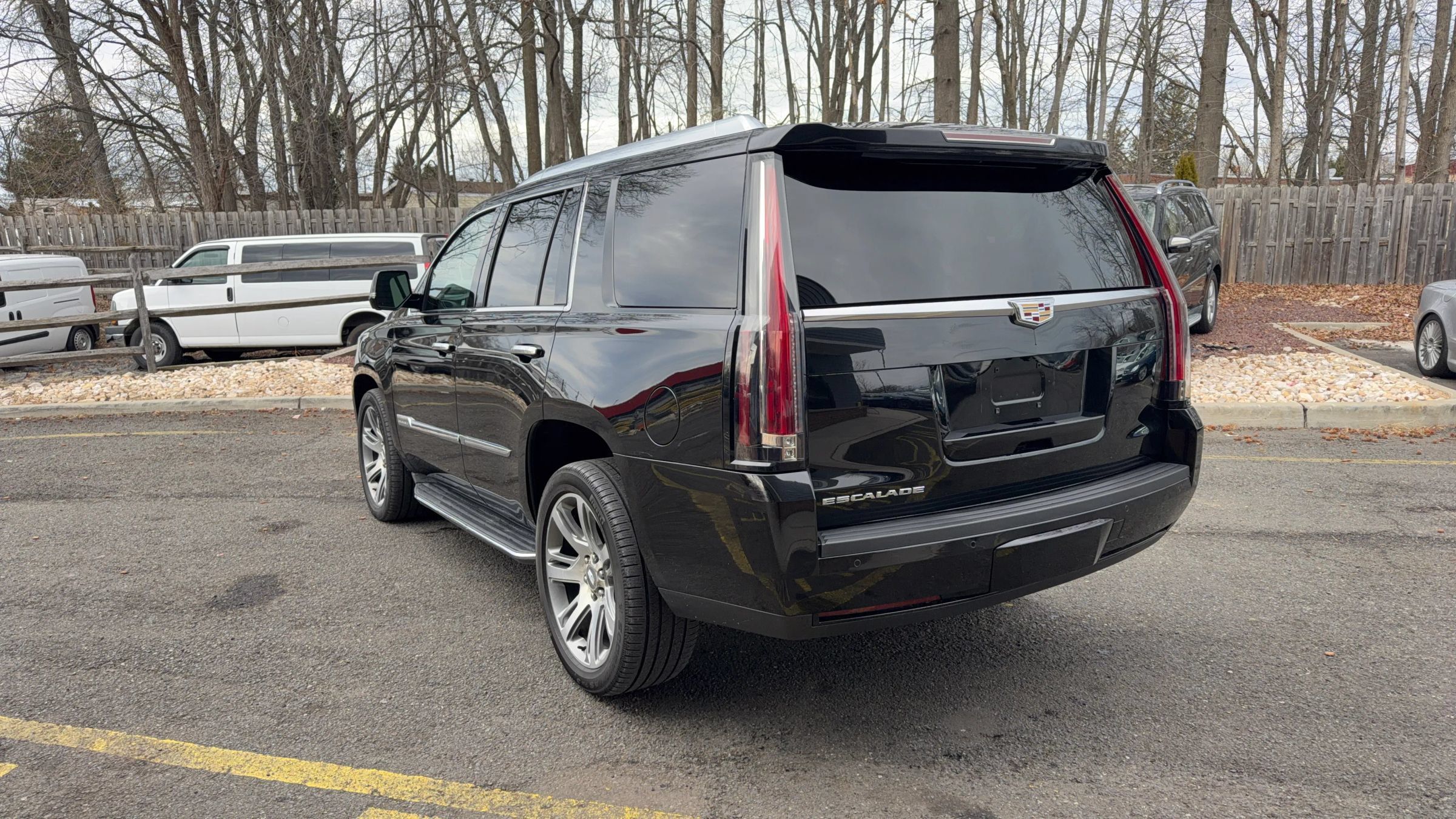 Used 2016 Cadillac Escalade Luxury AWD/4WD image 7