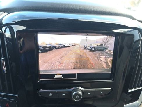 Used 2023 Chevrolet Traverse LS image 32