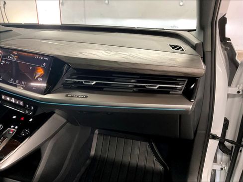Used 2023 Audi Q4 e-tron Premium Plus w/ Premium Plus image 17