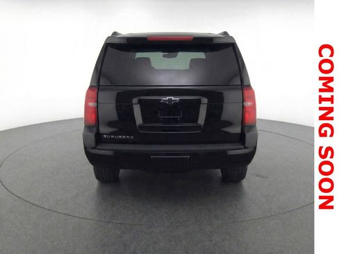 Used 2018 Chevrolet Suburban LT image 9