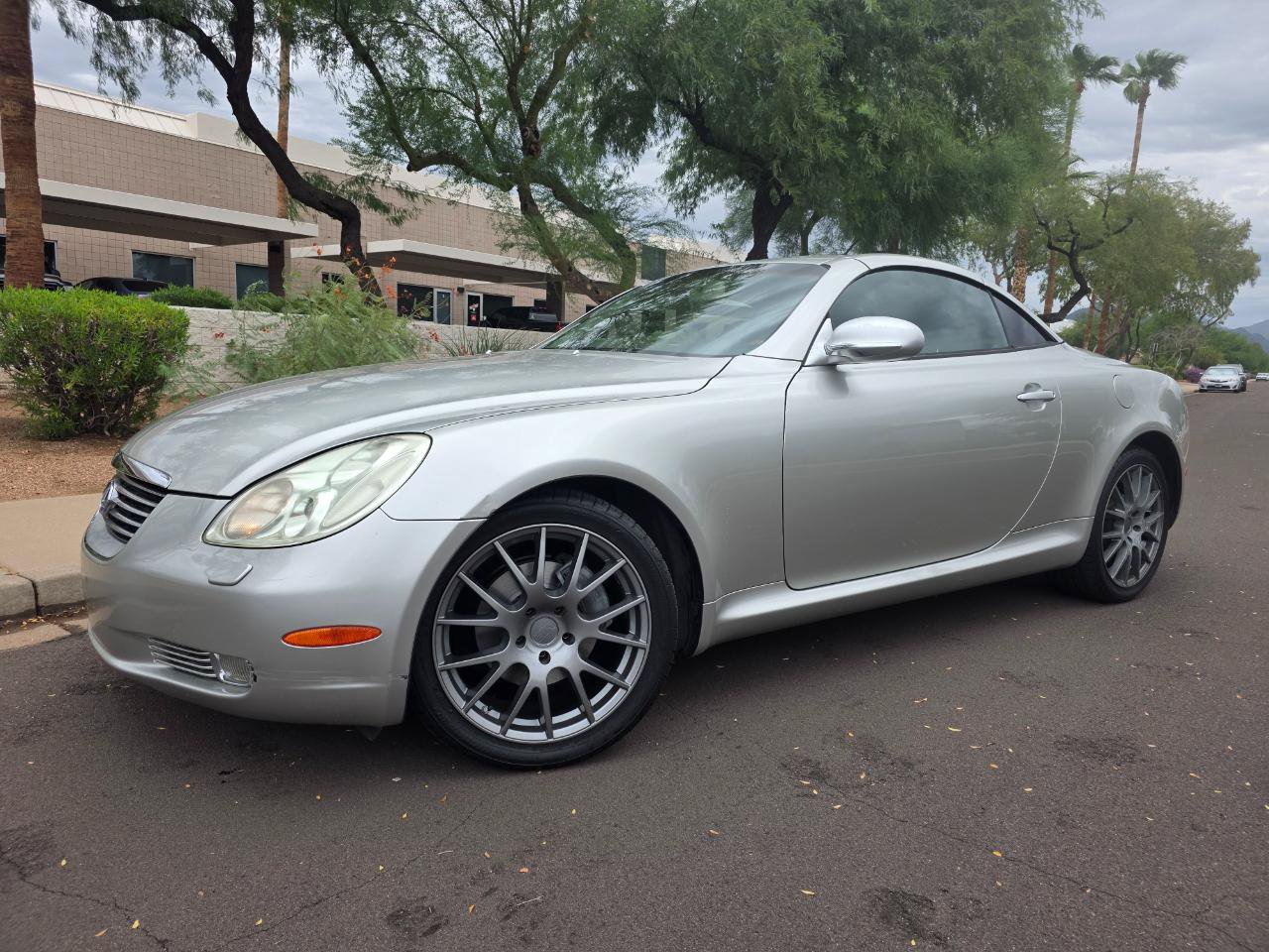 Used 2002 Lexus SC 430 Convertible RWD image 2